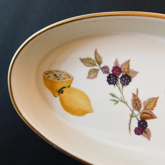 ROYAL WORCESTER "Evesham" Medium Oval Serving Dish EUC - Picture 6 of 6